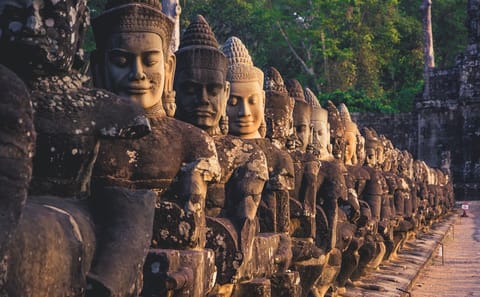 Cultural Tour of Angkor Wat and Siem Reap in 4 Days