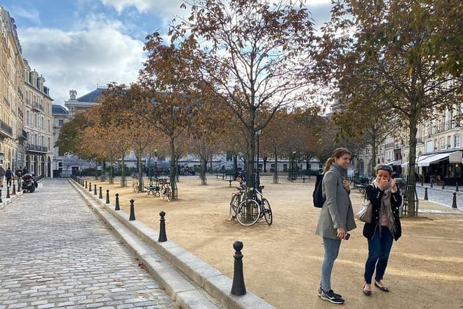 Private Paris Highlights Tour: Notre-Dame, Louvre  & Seine River Cruise