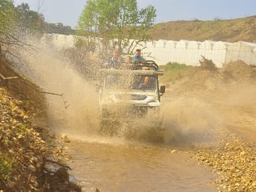 Jeep Safari and Boat Tour in Green Canyon from Side