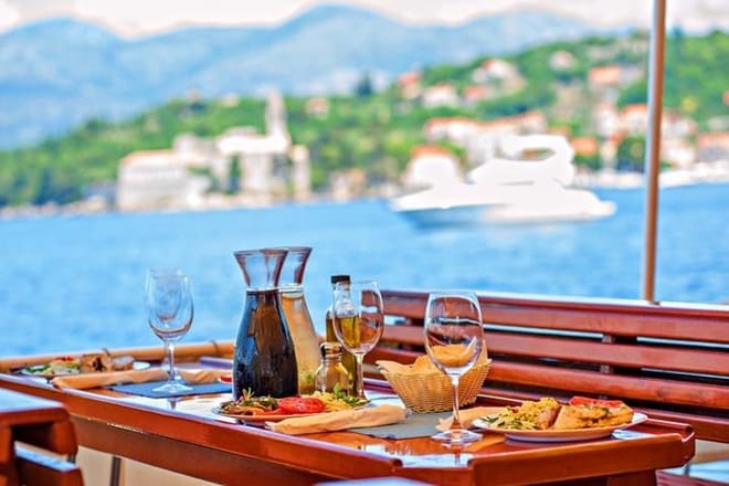 Boat Picnic