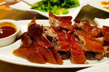 Culinary Car Tour of Mao'er Hutong in Beijing