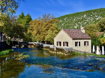 Krka Waterfalls and Lake Cruise with Skradin Town Visit