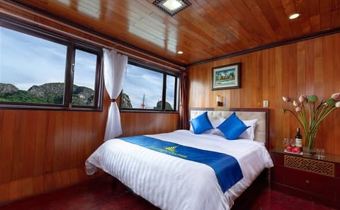 Halong Bay 2D/1N Boutique Cruise with Kayaking and Swimming