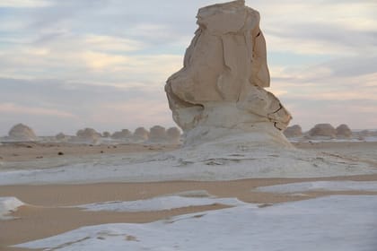 Overnight to Bahariya Oasis, White Desert, Black Desert in 2 days