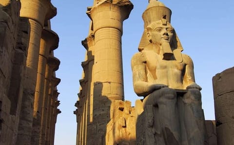 Luxor Full Day Tour of the Valley of Kings and Queens