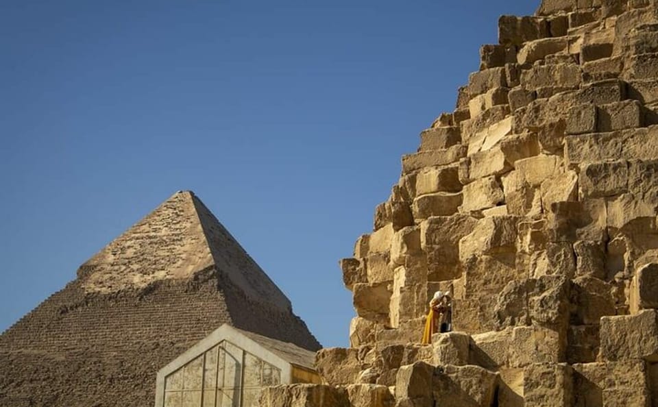Private Tour of Giza Pyramids and Saqqara with Camel Ride