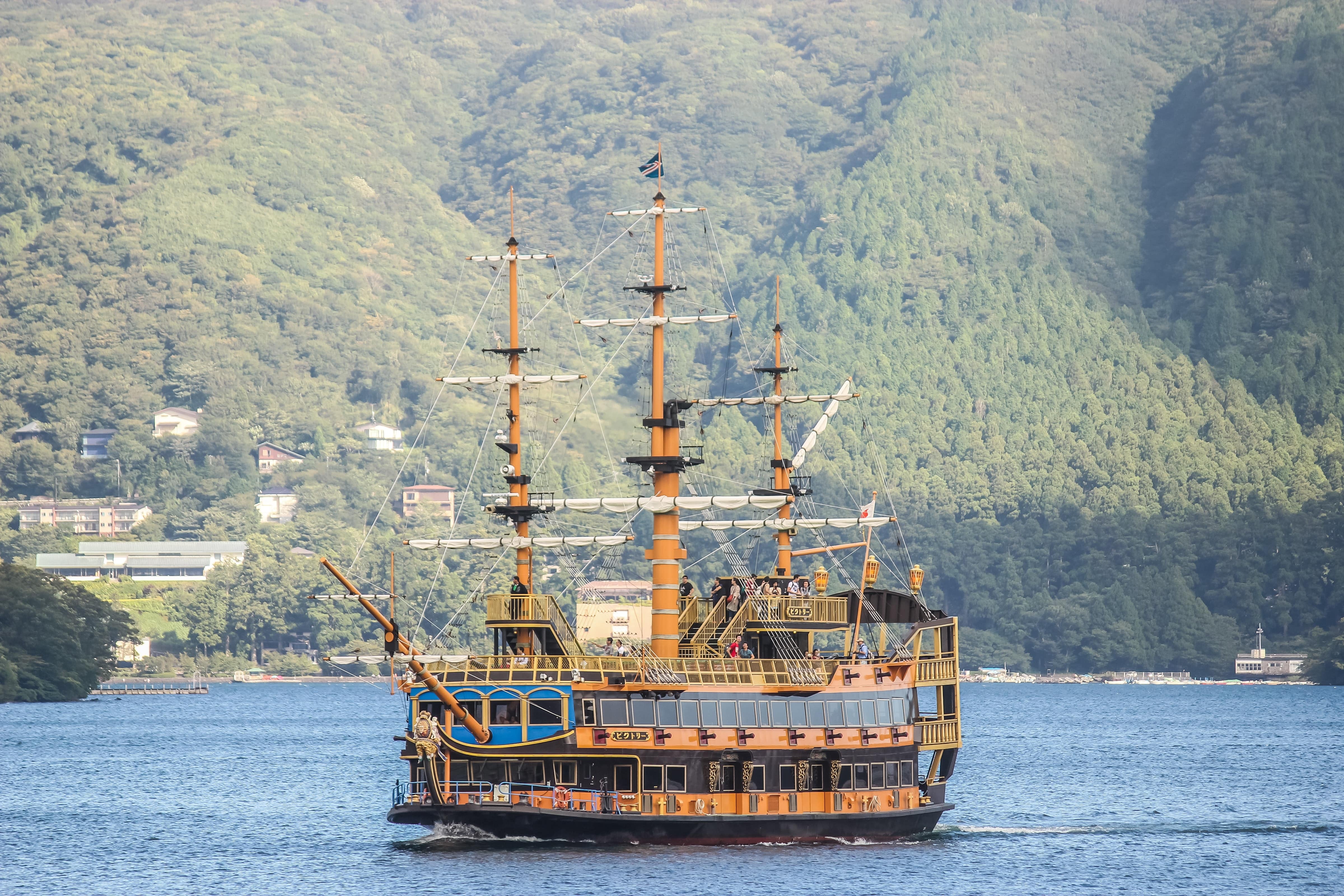 Hakone Private One-Day Guided Tour with Overnight Ryokan from Tokyo