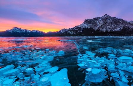 Winter Tour Peyto Lake Ice Bubbles at Abraham Lake Frozen Trip