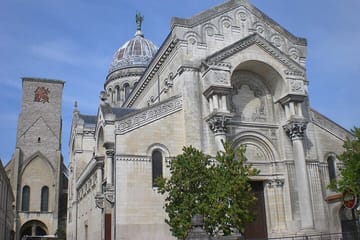 Private Walking Tour of Old Town Tours, France