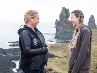 Guide explaining the formation of Lóndrangar pinnacles