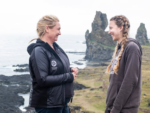 Guide explaining the formation of Lóndrangar pinnacles