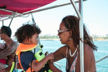 Romantic Sunset Sailing Tour from Marina de Portimão