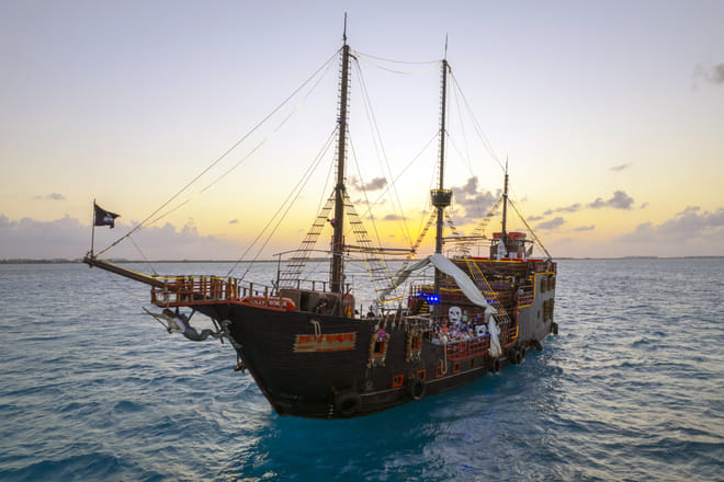 Jolly Roger Pirate Ship Cruise & Dinner Show with Transportation From Cancun