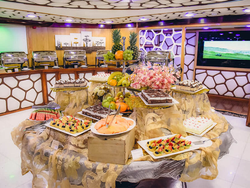 Dubai Dhow Marina Cruise: “From Traditional Charm to Modern Luxury”