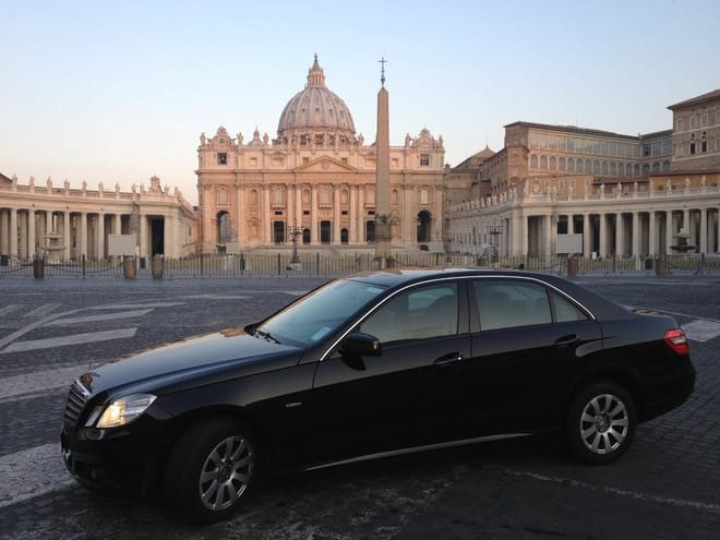 3-Hours Private Sightseeing Tour of Rome by Luxury Vehicle photo 5