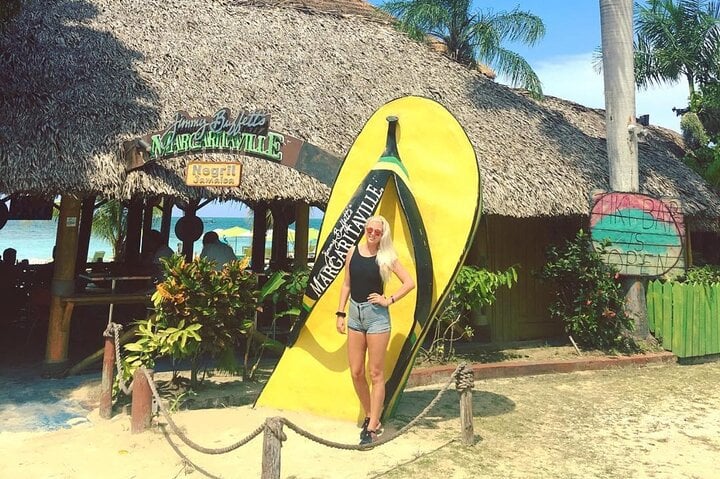 Private Magaritaville Negril and Rick’s Cafe with Transportation 4