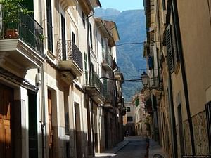 Discover the exciting history of Soller: Walking Audio Tour on Mobile App