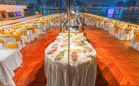 Dubai Marina Dhow Dinner Cruise with Private Transfers
