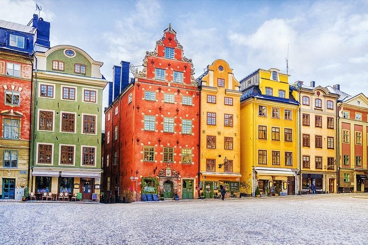 Private VIP Stockholm City Tour – Car, Guide, Snacks & Water Incl 6