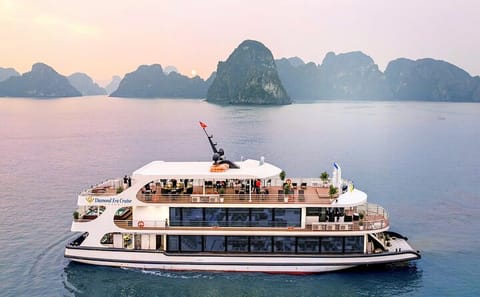 Halong Bay Day Tour Diamond Era Cruise (Indian Set Menu Optional)