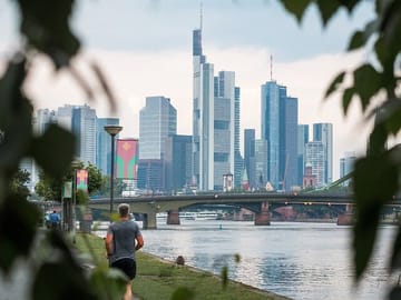 Private 2-Hour Walking Tour of Frankfurt's Key Landmarks