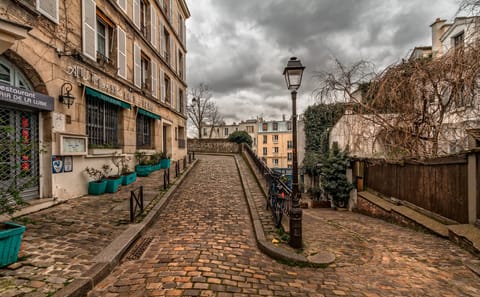 Paris to Nice 6-Day Rail Tour with City and Beach Experiences