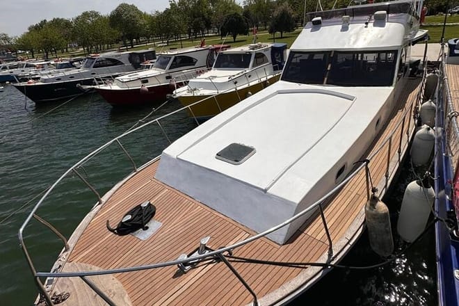 Private Bosphorus Yacht Cruise in Istanbul – Luxury Yacht Tour