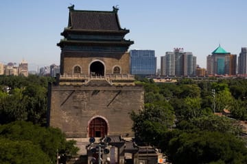 Walking Tour: Jingshan Hill, Beihai Park and Old Beijing with Imperial Lunch/Dinner