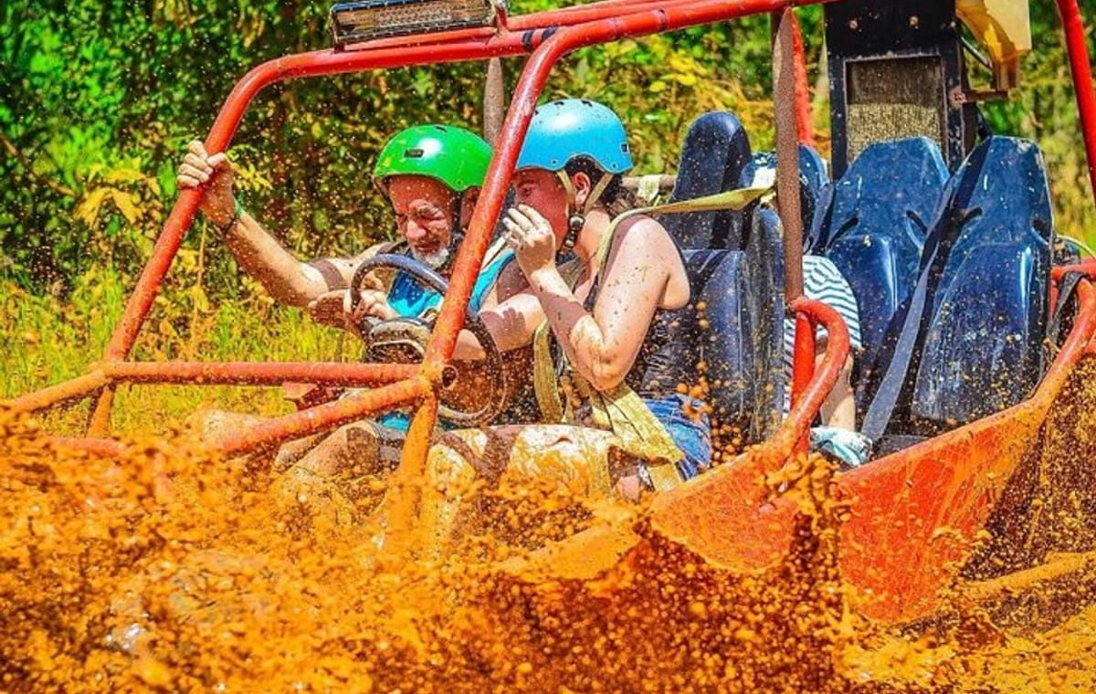 Buggies Punta Cana: Off-Road Tour of Beaches and Fields +