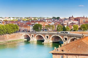 Toulouse "Ville Rose": Interactive Game & Walking Tour