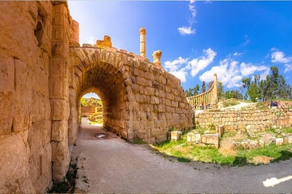 Private Tour of Jerash and Umm Qais Day Trip from Dead Sea