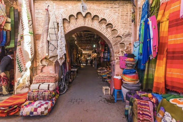 From Casablanca: 2 Days trip To Explore Agafay Desert &amp; Marrakech