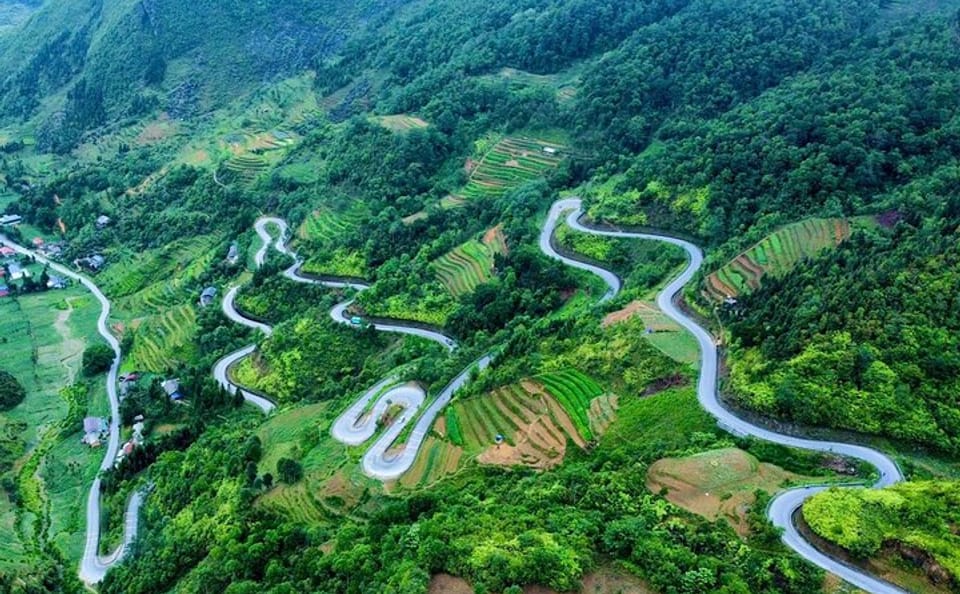 2-Day Loop Tour from Ha Giang with Cultural Insights