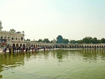 Spiritual Heritage Tour of New Delhi's Religious Sites