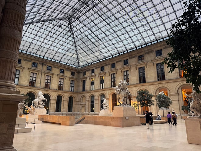 Private Louvre Evening Tour – Experience highlights & fewer crowds
