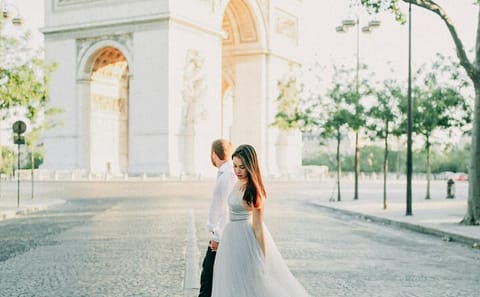 Arc de Triomphe Photography Experience in Barcelona