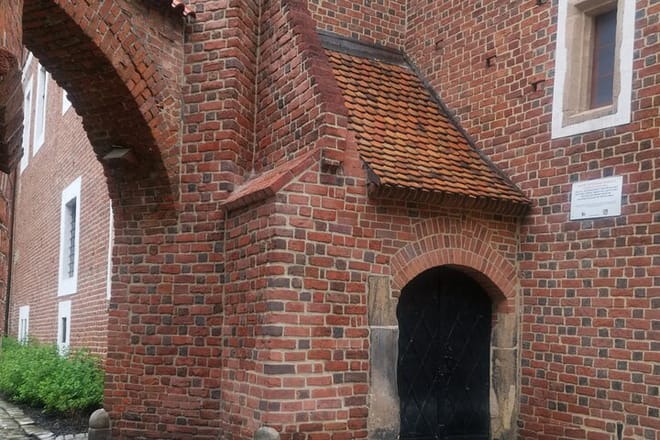 Hidden Medieval Gems of Cathedral Island Private Tour 7