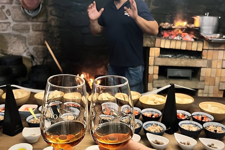 DOURO VALLEY: Premium Wine Tour, Lunch at Winery & Private Cruise