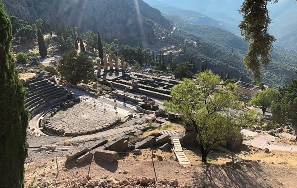 2 Days Private Tour: Delphi – Mycenae & Corinth