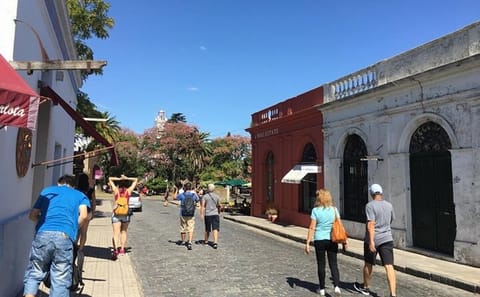 Small-Group Cultural Day Trip to Colonia del Sacramento