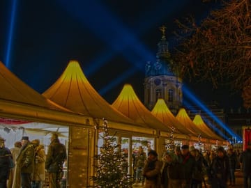 Charlottenburg Palace Christmas Market Walking Tour in Berlin