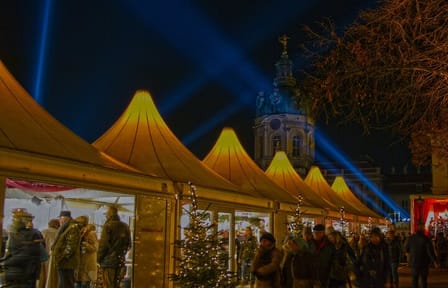 Charlottenburg Palace Christmas Market Walking Tour in Berlin