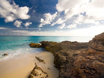 Private Speed Boat Tour to Two Beaches in St. Maarten