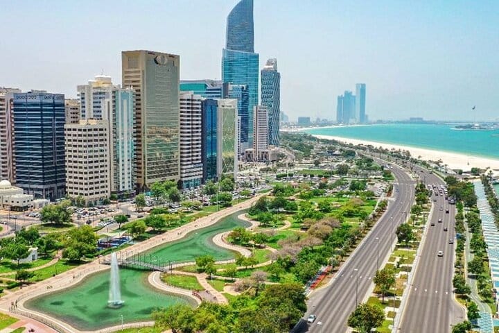 Abu Dhabi City Tour with Warner Bros World ticket from Dubai 8