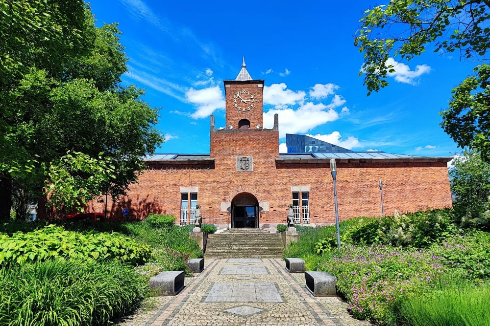 Historic view of Van Abbemuseum along the route of the Eindhoven scavenger hunt City Detective.