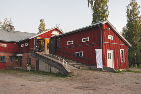 1000 Lakes Distillery Panimo- ja tislaamokierros 1000 Lakes Distilleryssä, Jyväskylä Jyväskylä