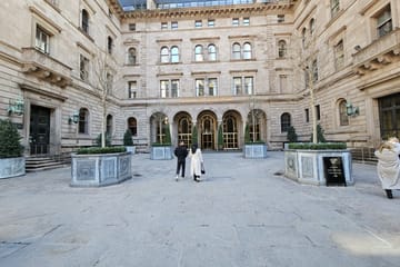 Gossip Girl Walking Tour of Iconic New York City Locations