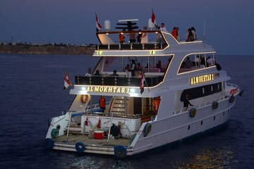 Dinner Cruise with Live Show in Sharm El Sheikh