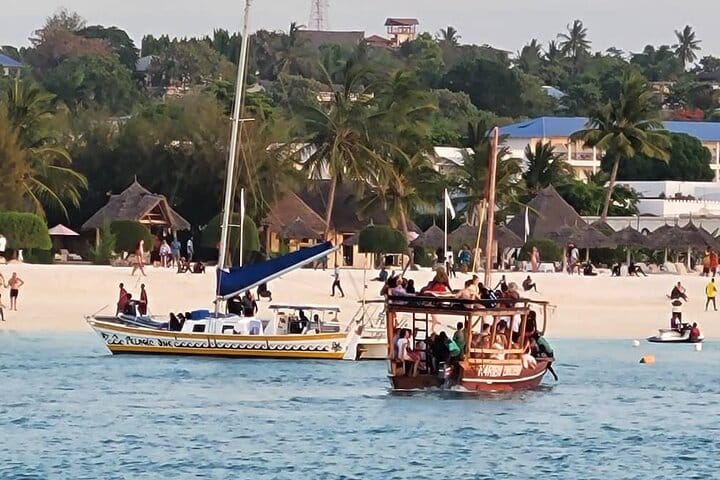Sunset Dhow Cruise in Nungwi & Kendwa – Zanzibar Tour 6