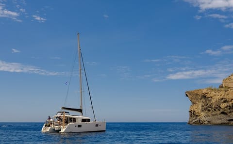 Luxury Sailing Tour from Fira to Thirassia Island